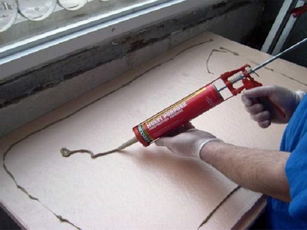 Как прикрепить пенопласт к потолку