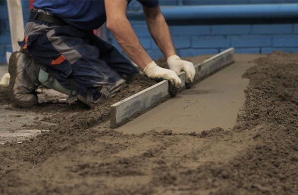 Технология устройства полусухой стяжки позволяет создавать покрытие высочайшего качества